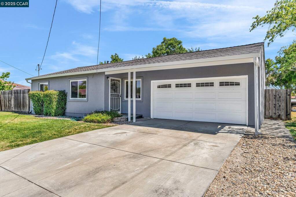 17 Audrey Ln