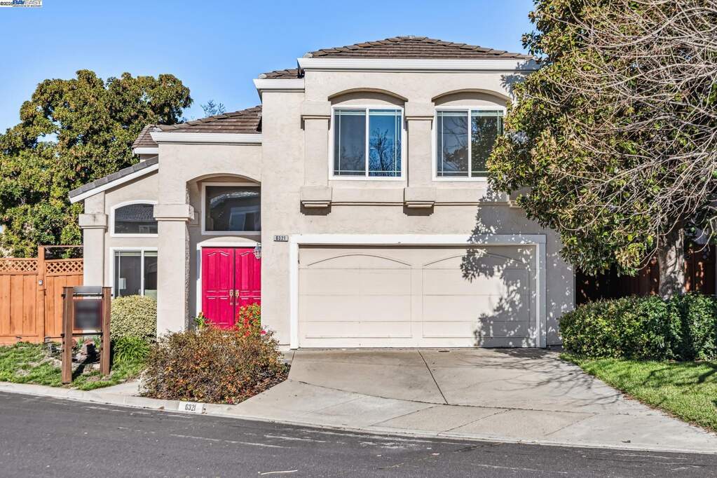 6321 Camino Del Lago