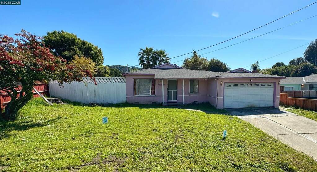2464 Alamo St, Pinole, CA 94564