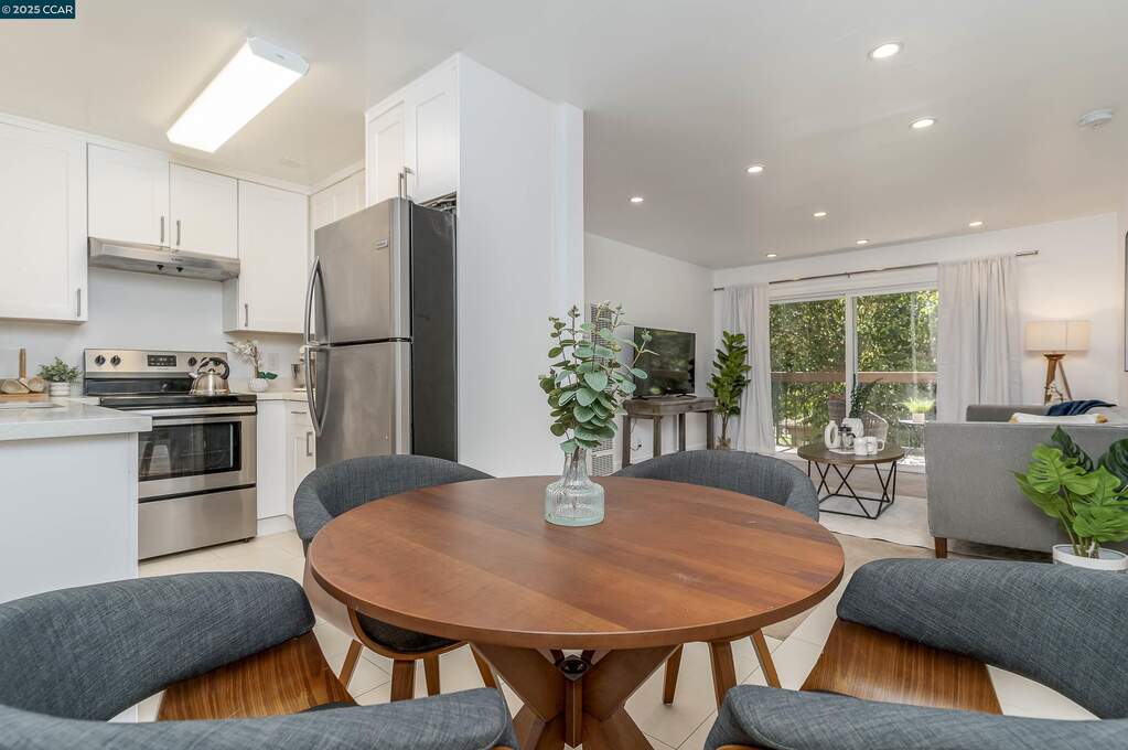 5305 Ridgeview Cir #8, El Sobrante, CA 94803
