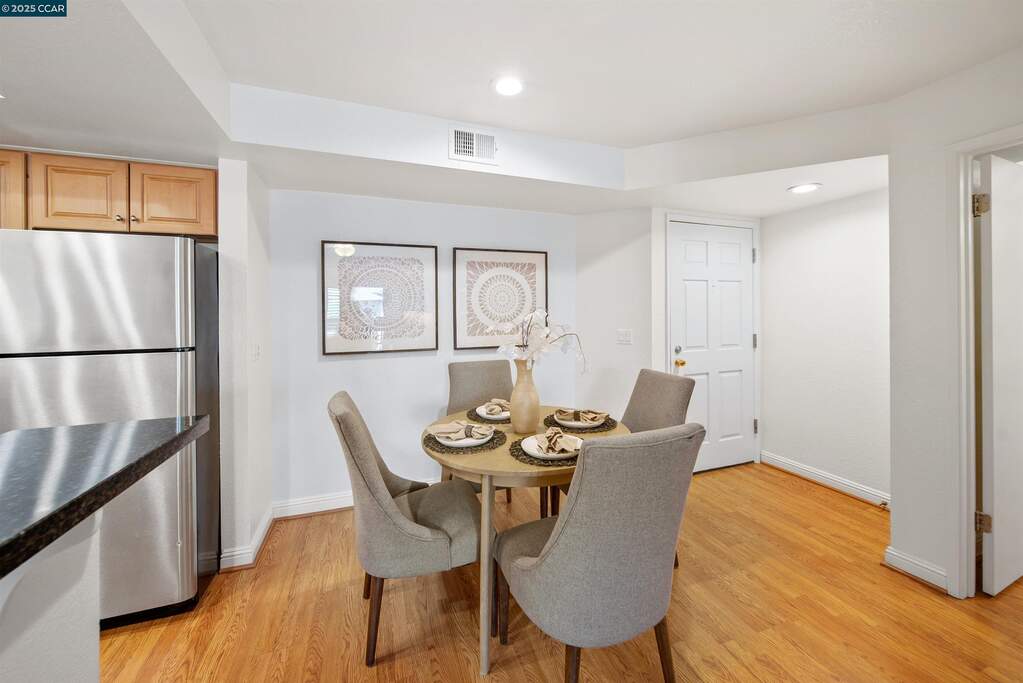 2530 Oak Rd #303, Walnut Creek, CA 94597