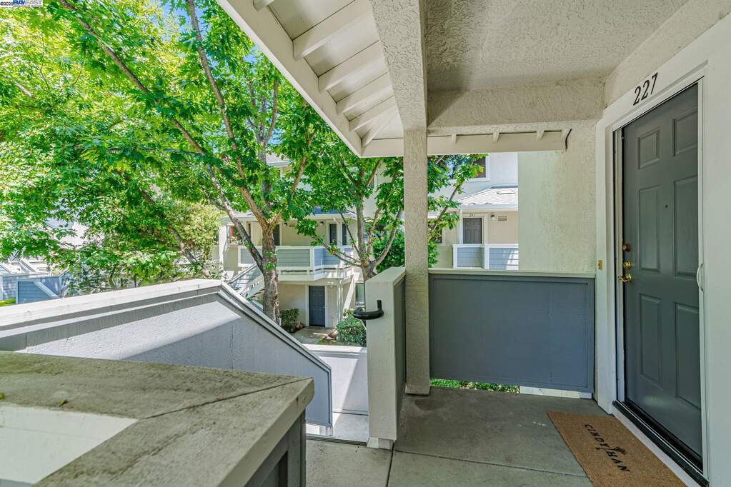 2584 Oak Rd #227, Walnut Creek, CA 94597
