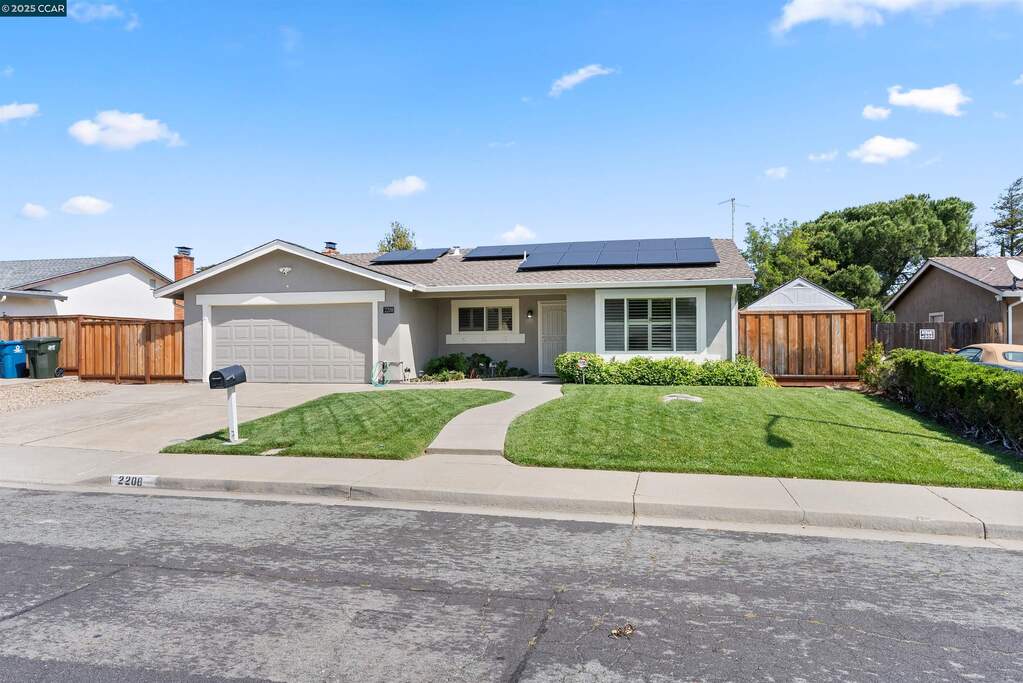 2208 Hamlin Dr