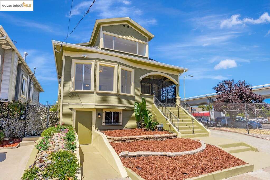 806 54th St, Oakland, CA 94608