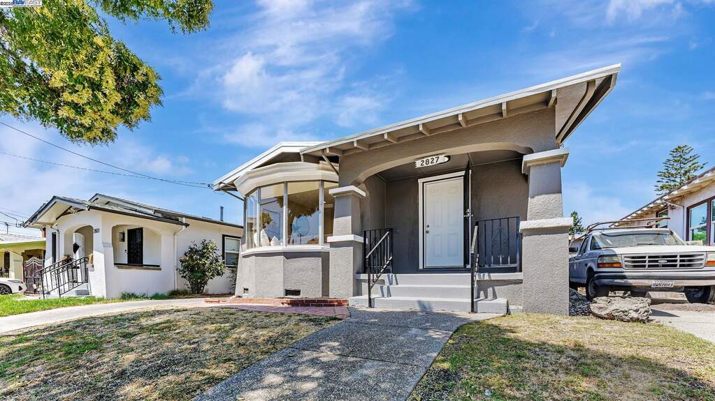 2827 Bartlett St, Oakland, CA 94602