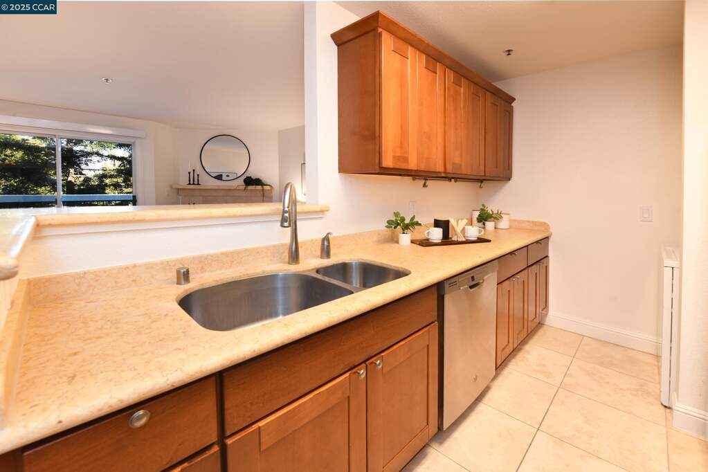 1420 Bel Air Dr #207, Concord, CA 94521