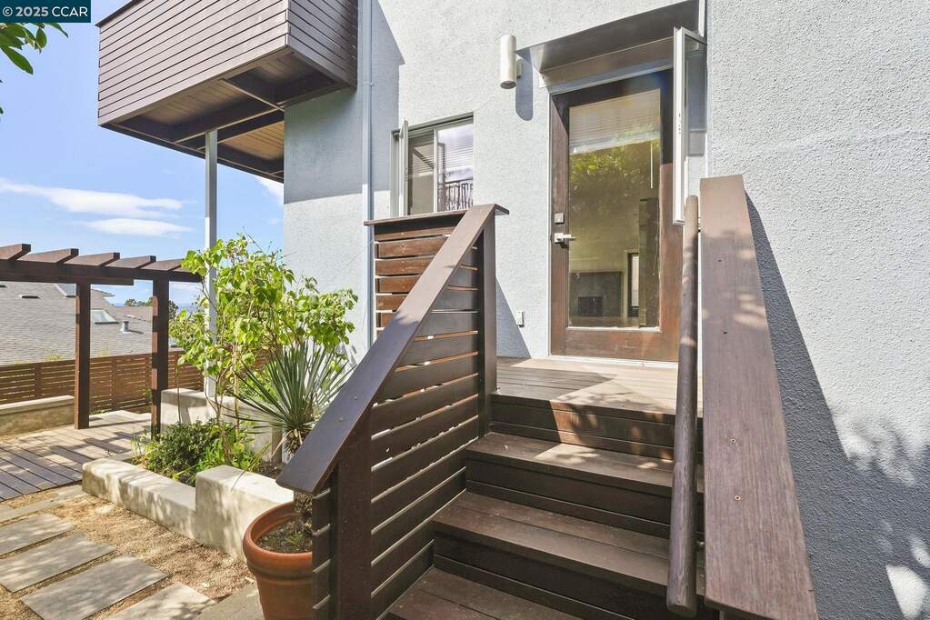 32 Kenilworth Dr #B, Kensington, CA 94707