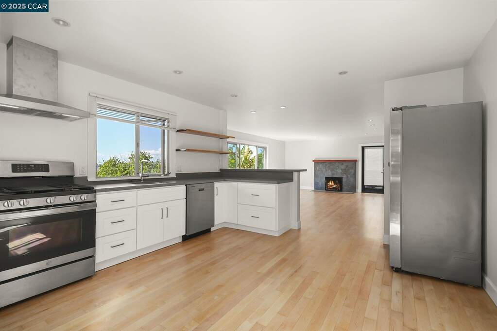 32 Kenilworth Dr #B, Kensington, CA 94707