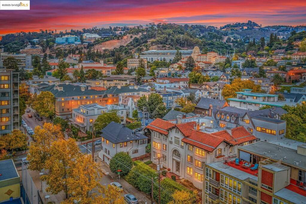 2409 College Ave, Berkeley, CA 94704 | MLS# 41116018 | Christie's ...