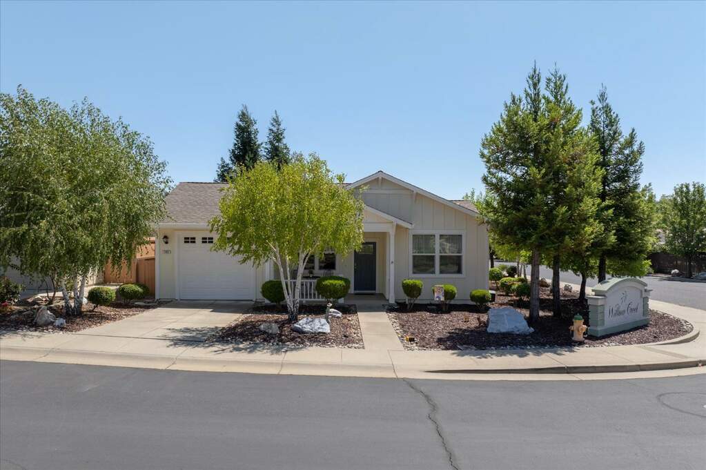102 Cottage Circle