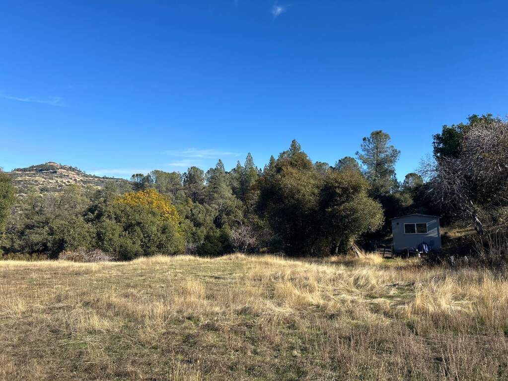 699 Weather Top, Mountain Ranch, CA 95246 | MLS# 202501850 | Christie's ...
