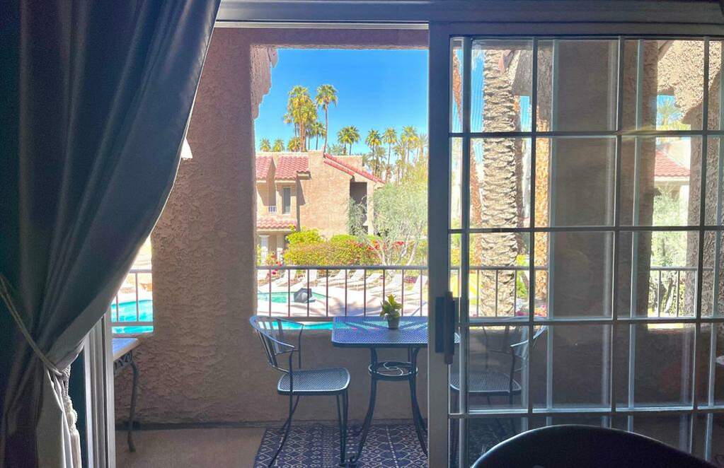 2700 Lawrence Crossley Road #18, Palm Springs, CA 92264