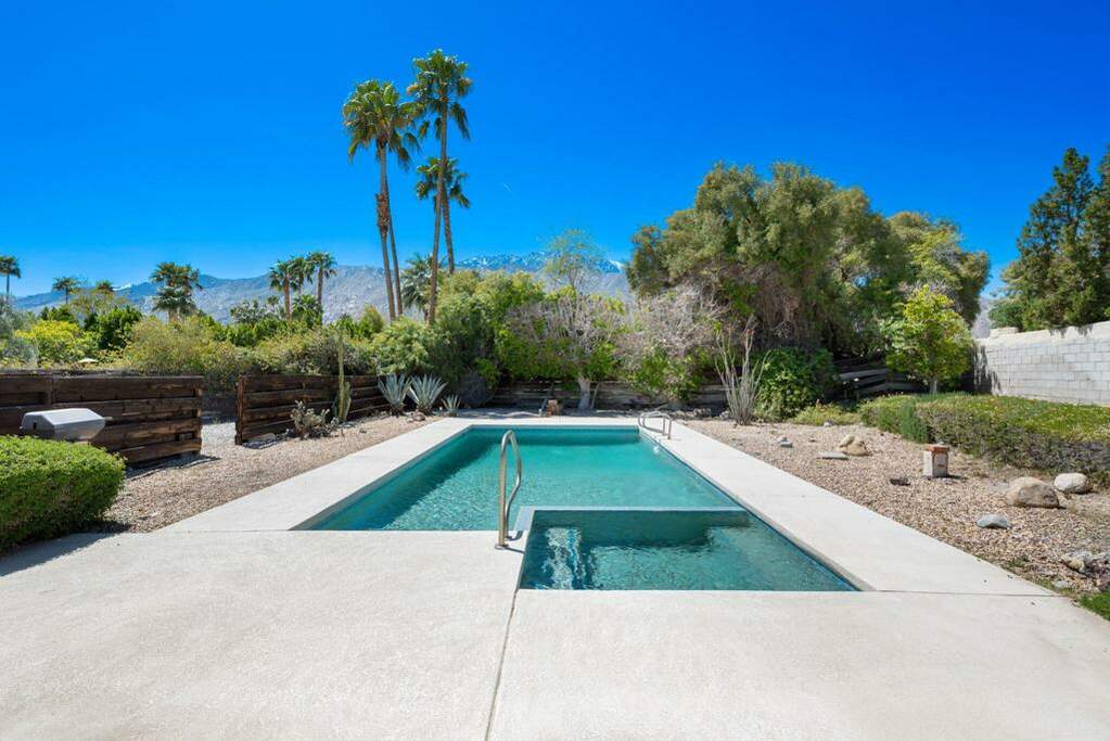 1265 N N Serena Circle, Palm Springs, CA 92262