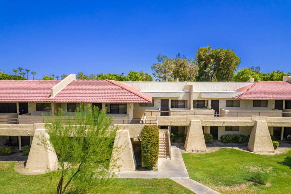 2822 N Auburn Court #208, Palm Springs, CA 92262