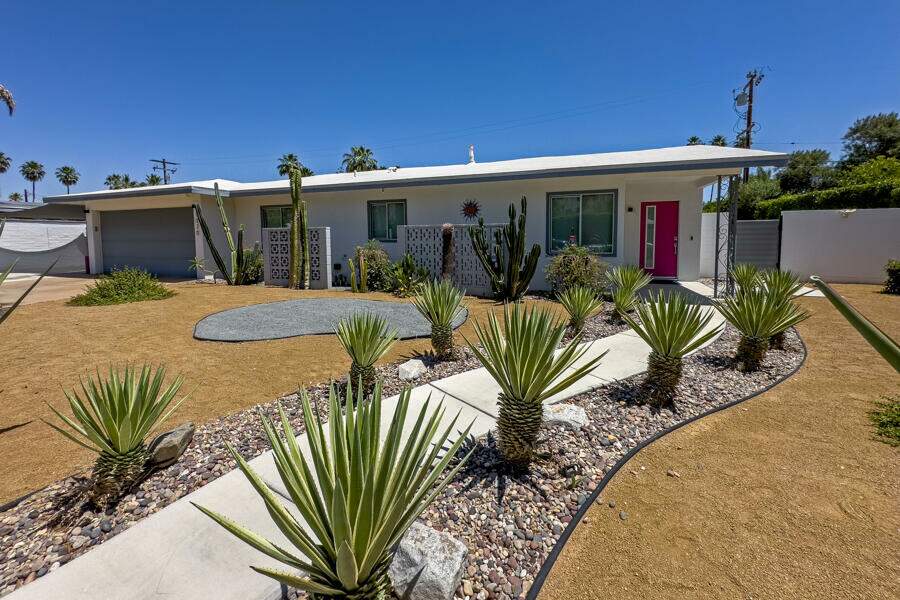 1070 S Calle Marcus, Palm Springs, CA 92264