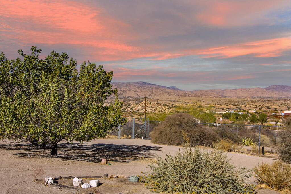 5626 Mountain View Lane, Pioneertown, CA 92268