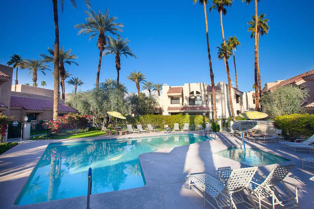 2700 Lawrence Crossley Road #27, Palm Springs, CA 92264