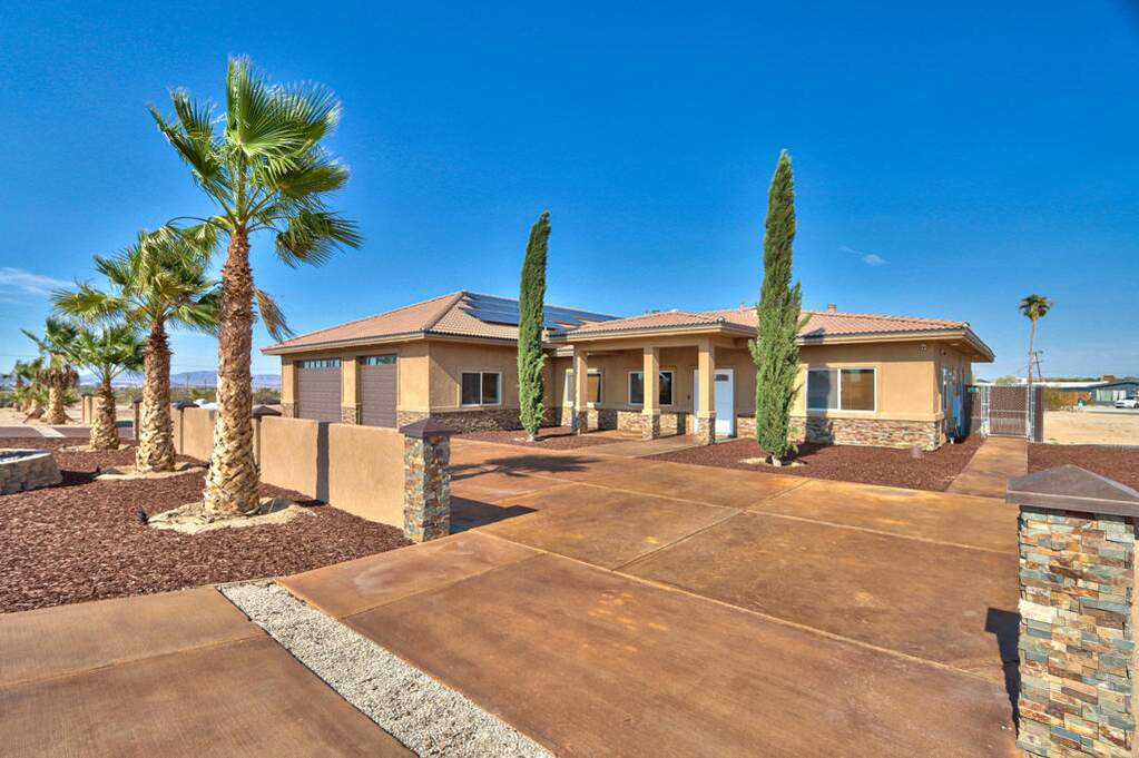7225 Adobe Road, 29 Palms, CA 92277 | MLS# 219146549PS | Christie's ...