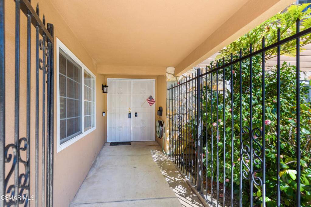 29451 Trailway Lane, Agoura Hills, CA 91301