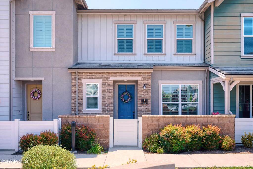 151 Farmhouse Drive #2, Simi Valley, CA 93065