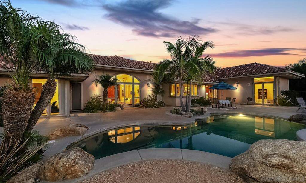 525 Tumble Creek Lane, Fallbrook, CA 92028