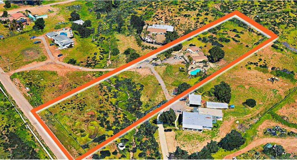 11025 Summit Avenue, Santee, CA 92071