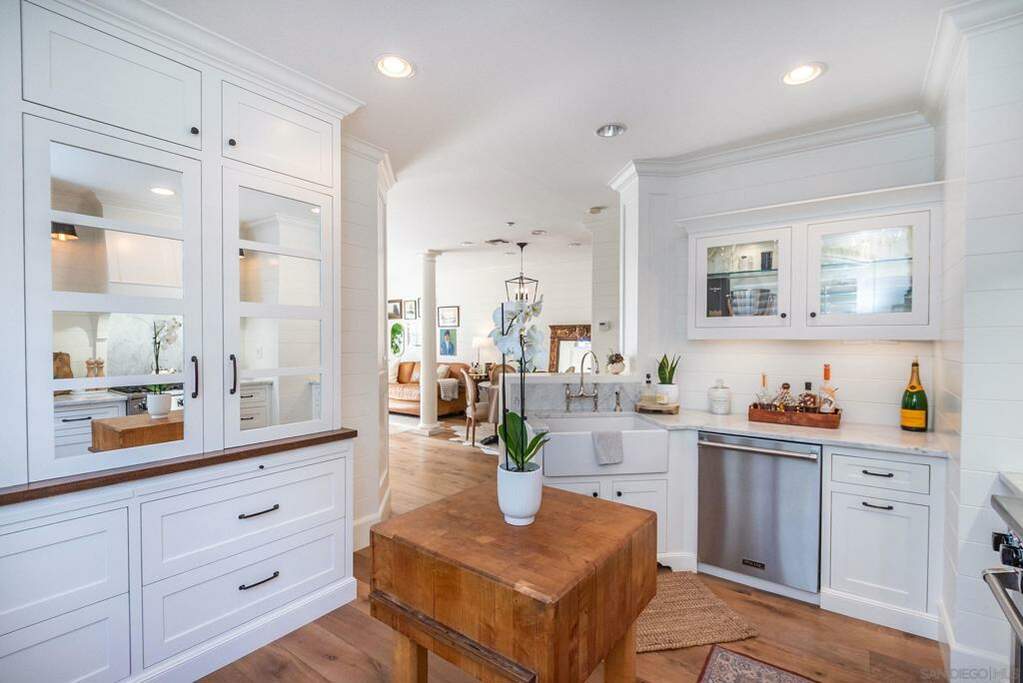 6267 Citracado Cir, Carlsbad, CA 92009