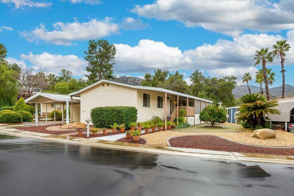 8975 Lawrence Welk Dr #SPC 413, Escondido, CA 92026