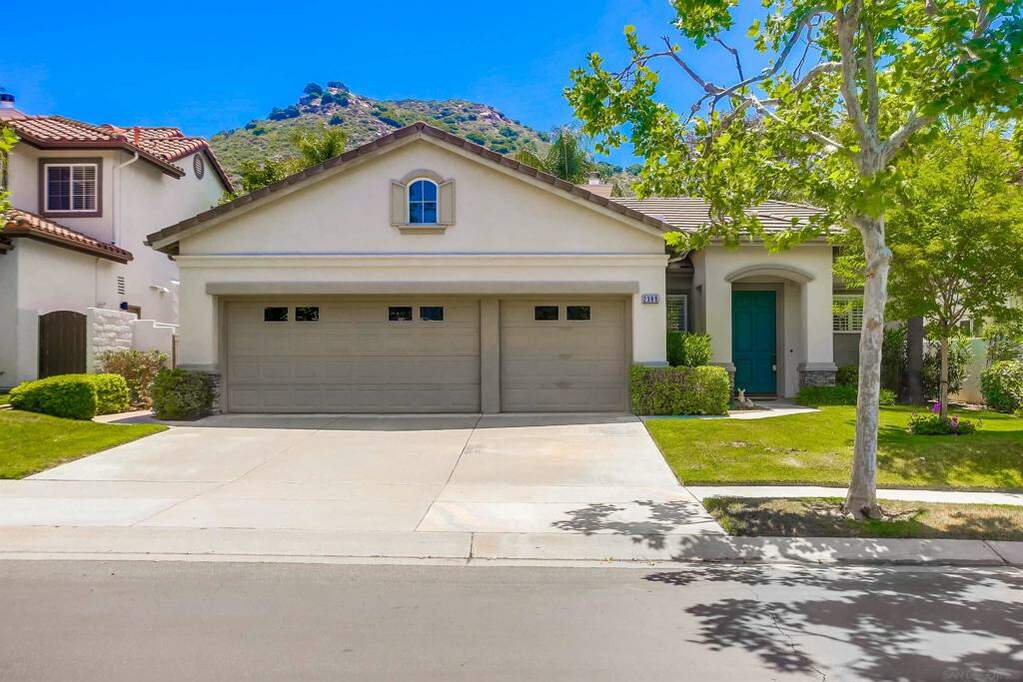 2388 Old Ranch Rd, Escondido, CA 92027
