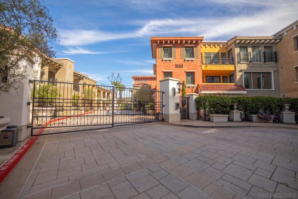 1020 Genter St #201, La Jolla, CA 92037