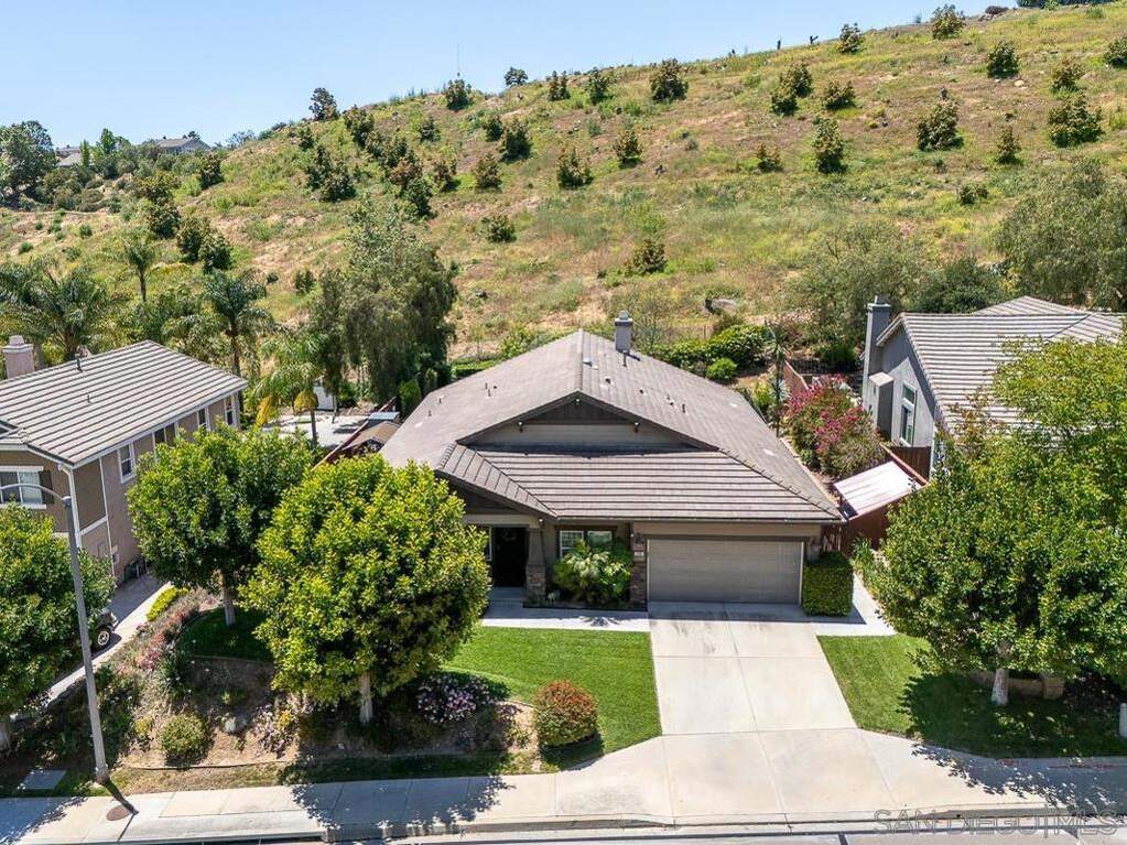 299 Oak Valley Lane, Escondido, CA 92027
