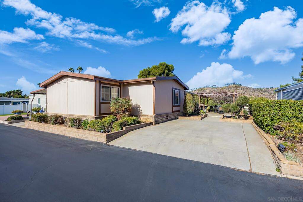 4650 Dulin Rd #12, Fallbrook, CA 92028