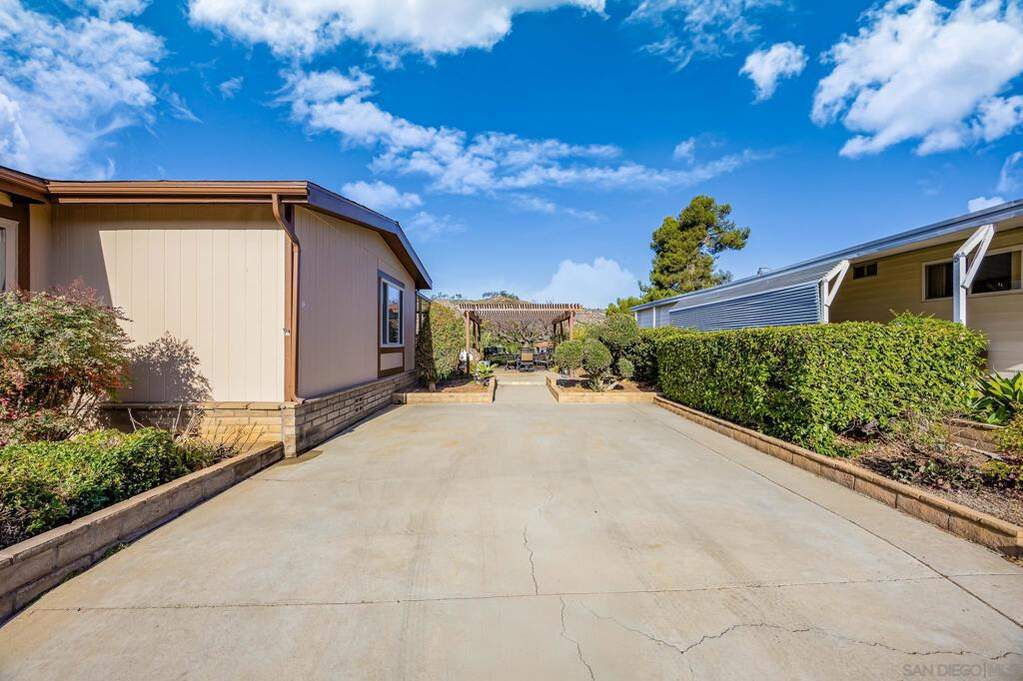 4650 Dulin Rd #12, Fallbrook, CA 92028