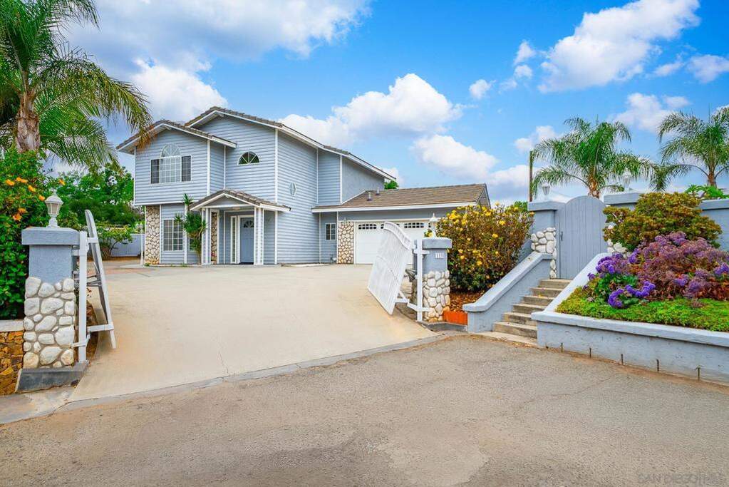 119 Smilax Rd, Vista, CA 92083