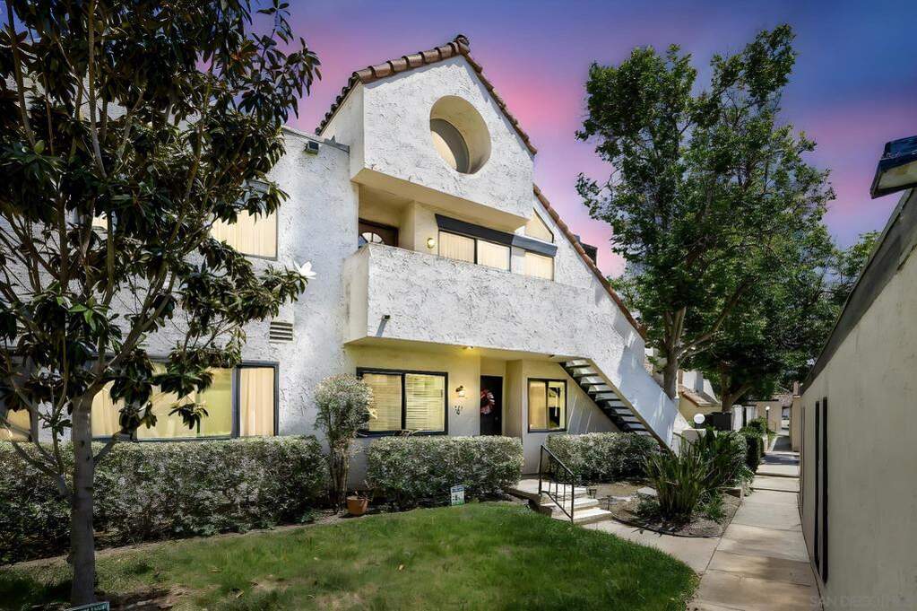345 N Melrose Dr #G, Vista, CA 92083