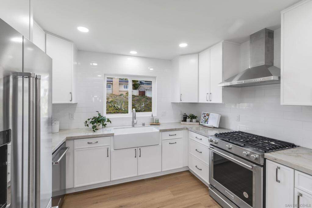 6673 Del Cerro Blvd, San Diego, CA 92120