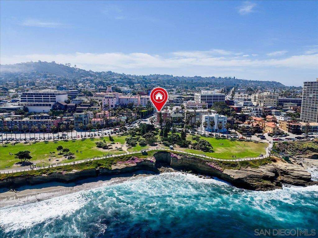 8040 Girard Ave #1, La Jolla, CA 92037