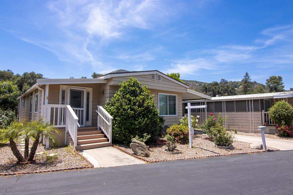 8975 Lawrence Welk Dr Spc 45, Escondido, CA 92026