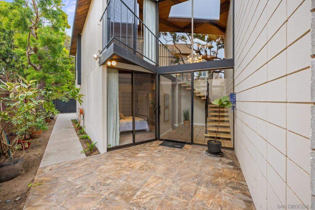 2036 Santa Fe, Del Mar, CA 92014