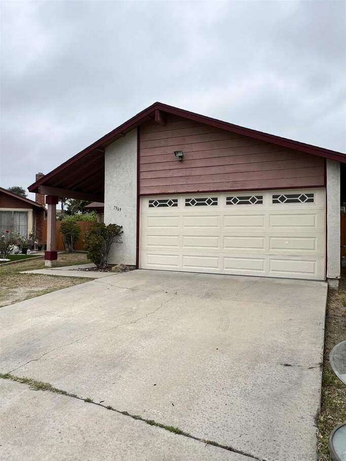 7969 Royal Oak Pl, San Diego, CA 92114