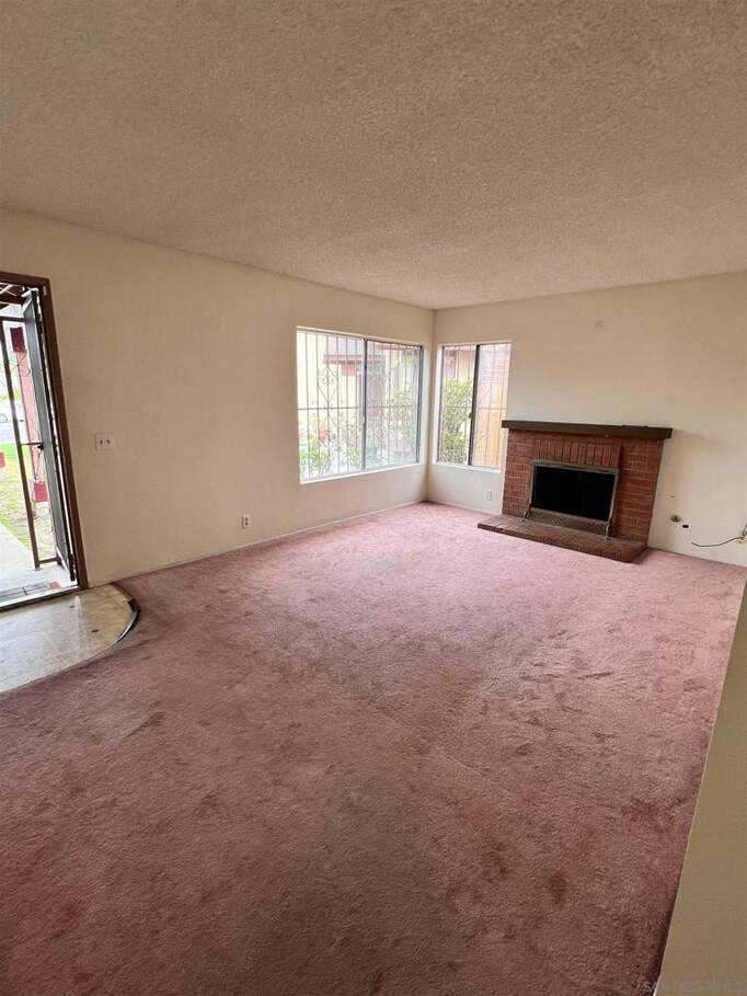 7969 Royal Oak Pl, San Diego, CA 92114