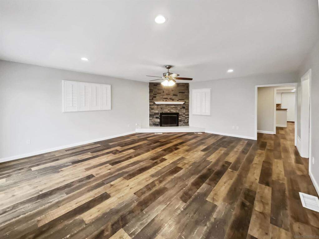 212 S Wisconsin St, Fallbrook, CA 92028
