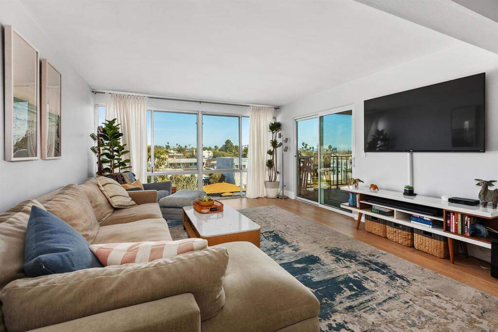 4944 Cass St. #407, San Diego, CA 92109
