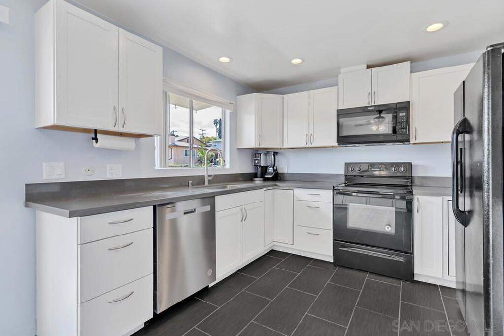 806 E 4th Ave #8