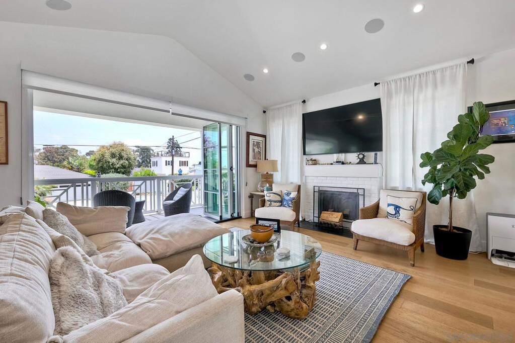 776 Silvergate Ave, San Diego, CA 92106