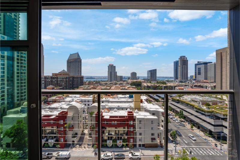 645 Front St #1206, San Diego, CA 92101