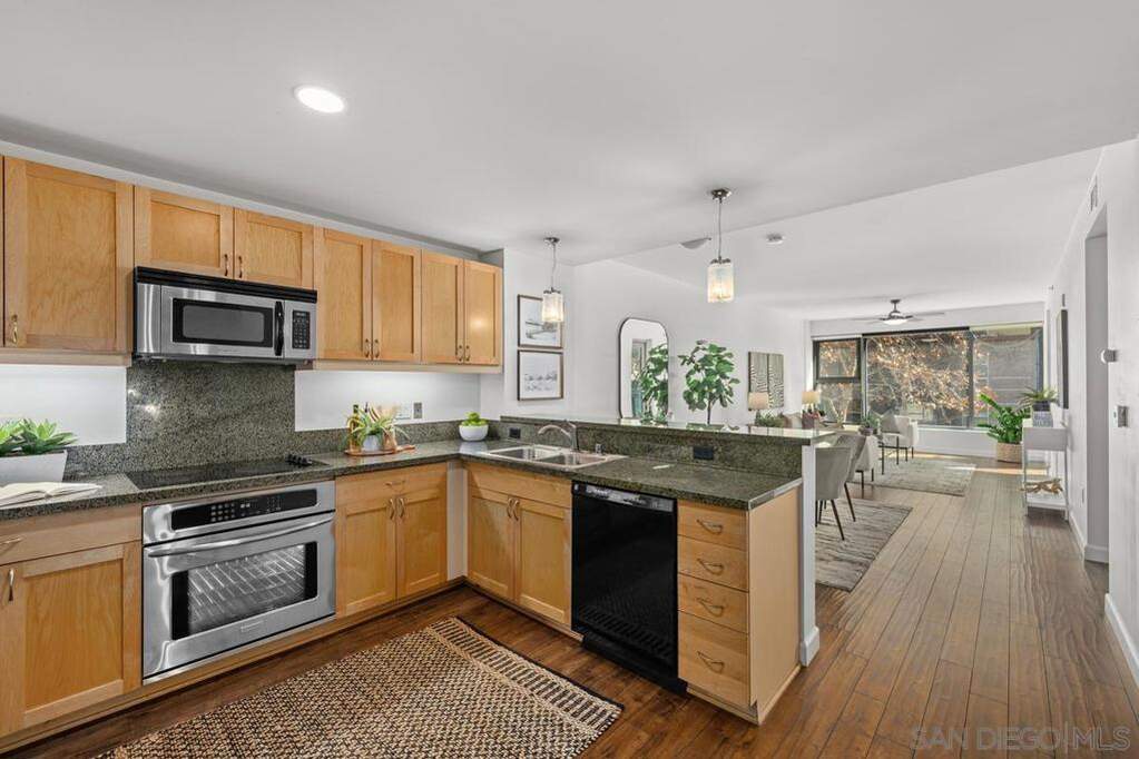 1150 J St #304, San Diego, CA 92101