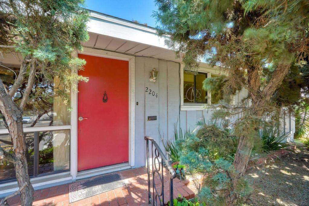 2204 Rosecrans St, San Diego, CA 92106