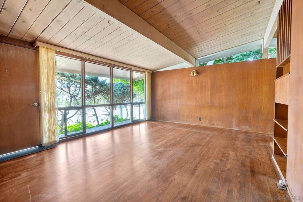 2204 Rosecrans St, San Diego, CA 92106