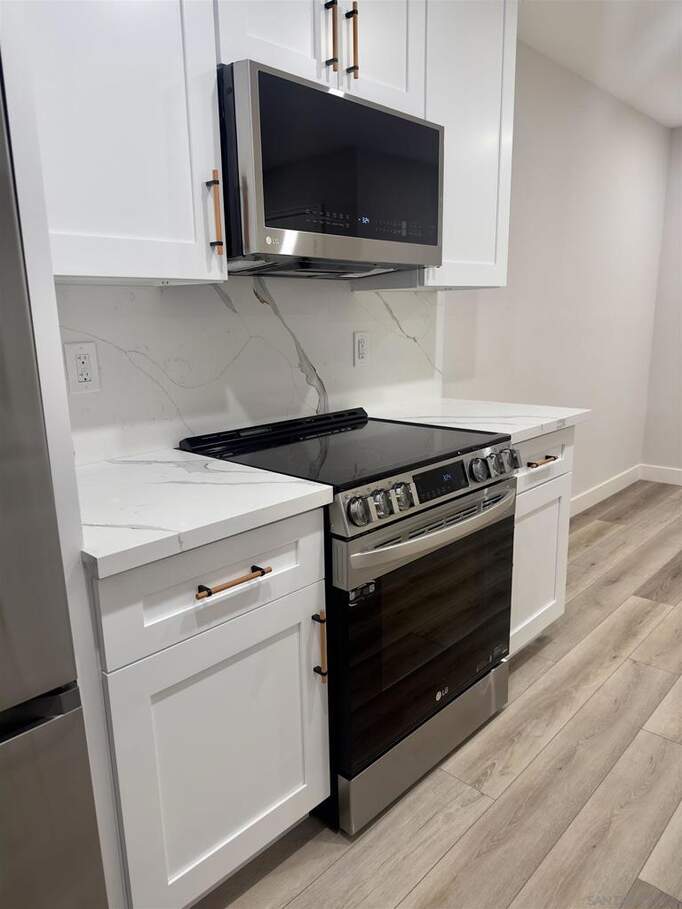 9929 Erma Rd #102, San Diego, CA 92131